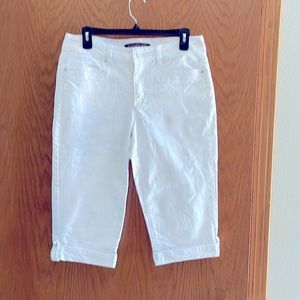 Misses Gloria Vanderbilt White Skimmer’s Sz 6